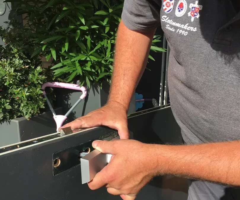 Wat is het verschil tussen een cilinderslot en een meerpuntssluiting?